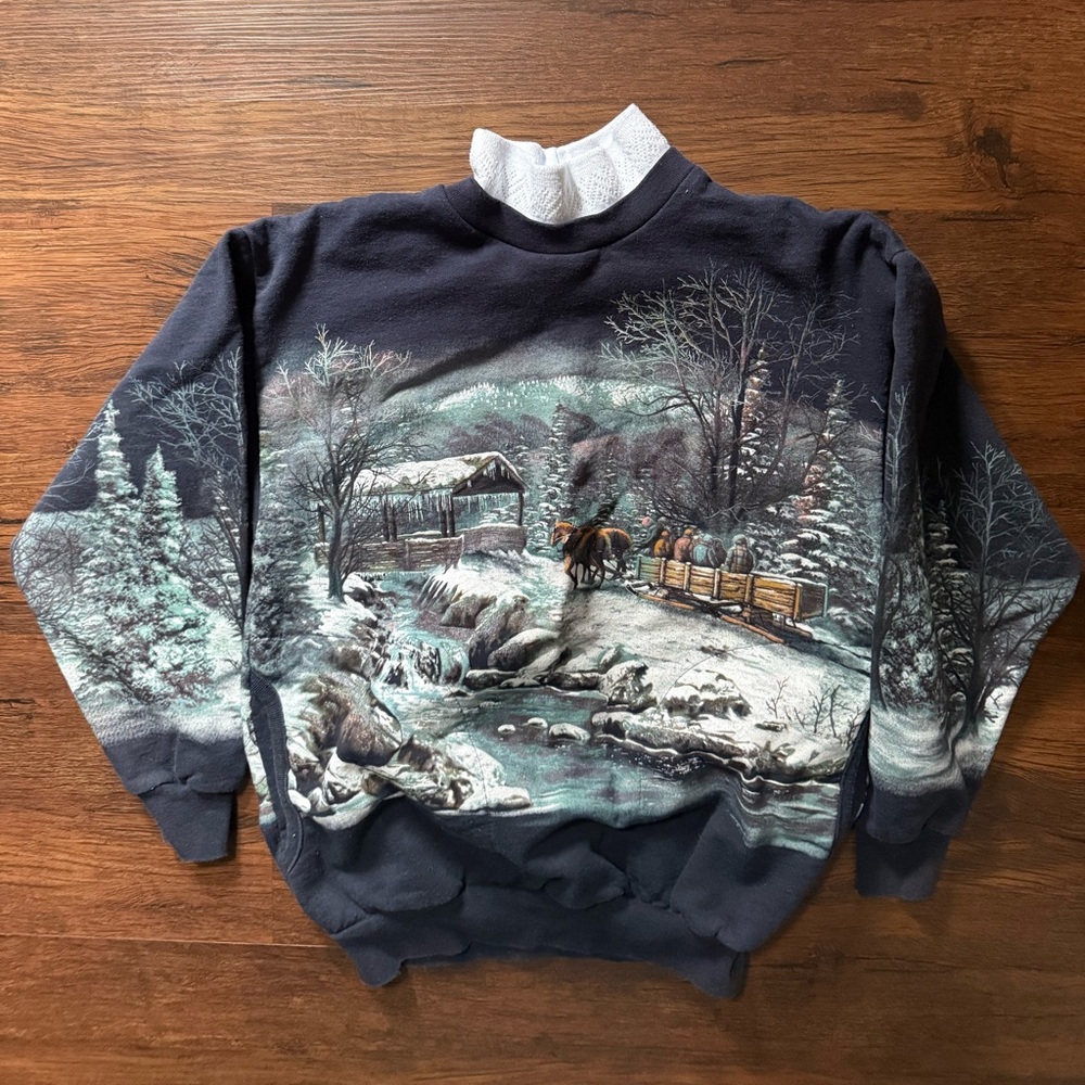 ArtUnlimited Sportswear Vintage 90s Wrap-Around Winter Scene MockNeck Sweatshirt